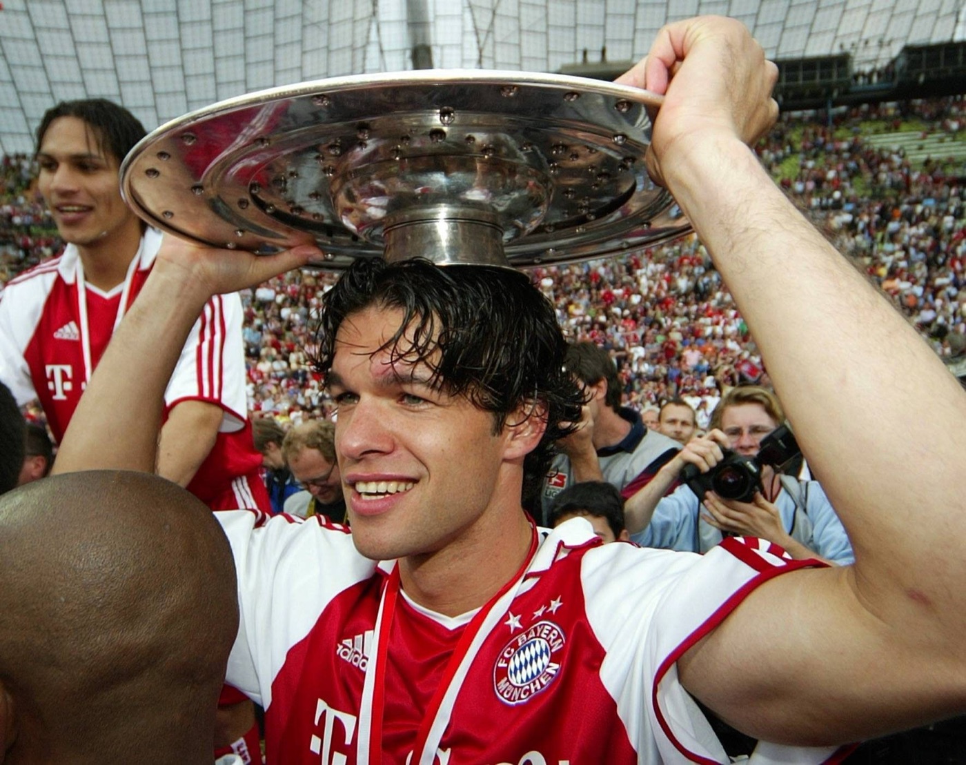 巴拉克（拜仁时期，高举德甲沙拉盘冠军奖盘）